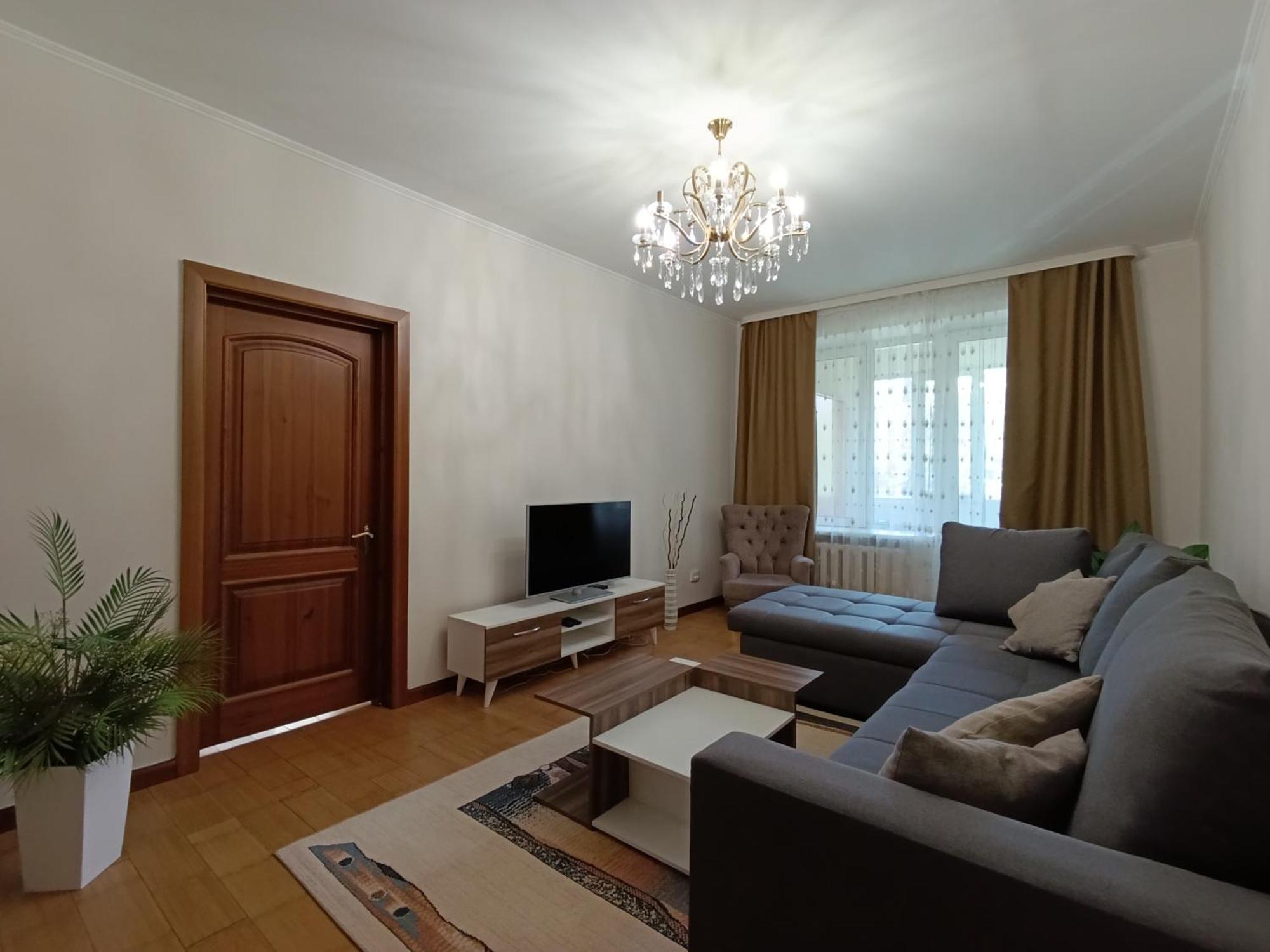 Aura On Tynystanova Street 199 Apartamento Bishkek Exterior foto
